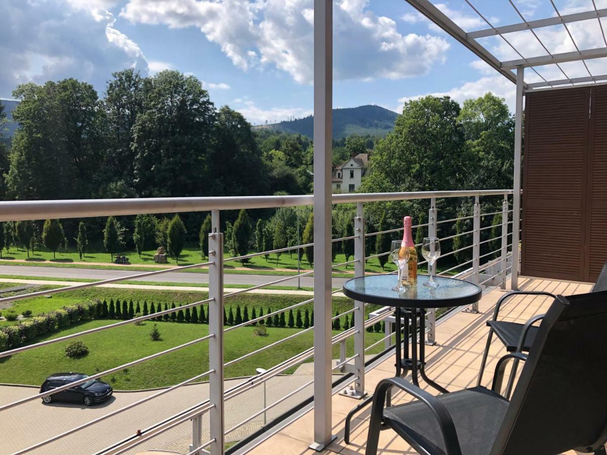 Luxapartament 1 - Z Widokiem I Garazem W Nowym Zeta Park Ustroń Exteriör bild